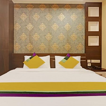 Itsy Hotels Sapphire Residency Manjeri Екстер'єр фото