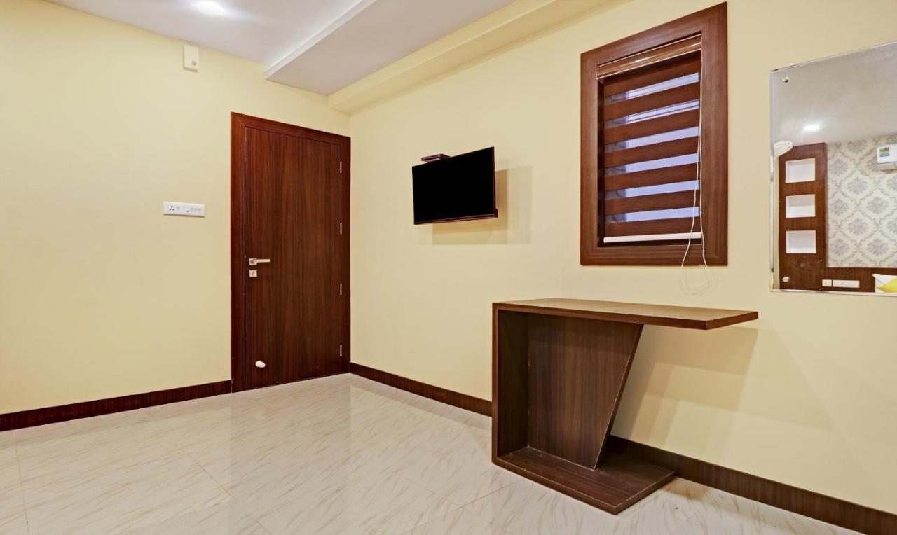 Itsy Hotels Sapphire Residency Manjeri Екстер'єр фото