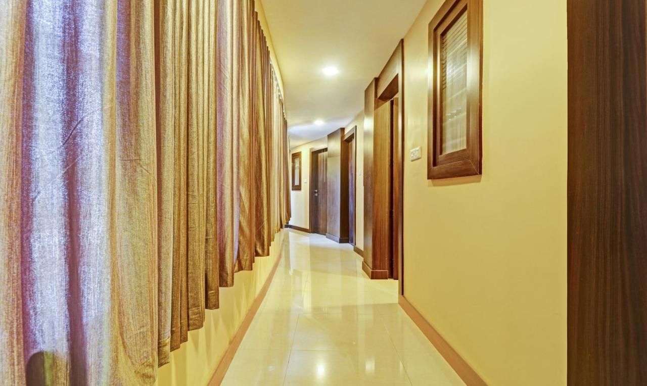 Itsy Hotels Sapphire Residency Manjeri Екстер'єр фото
