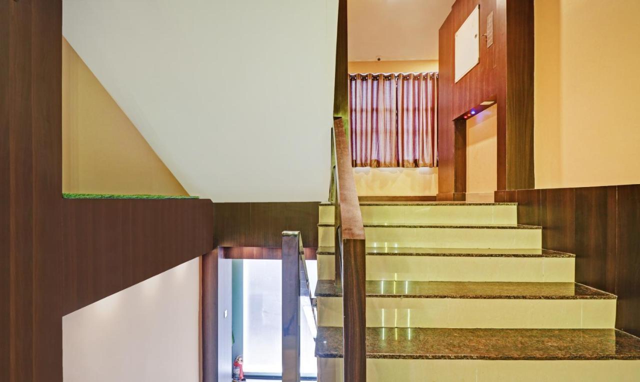 Itsy Hotels Sapphire Residency Manjeri Екстер'єр фото